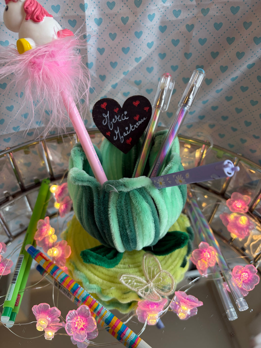 Pot à crayon en forme de fleurs
