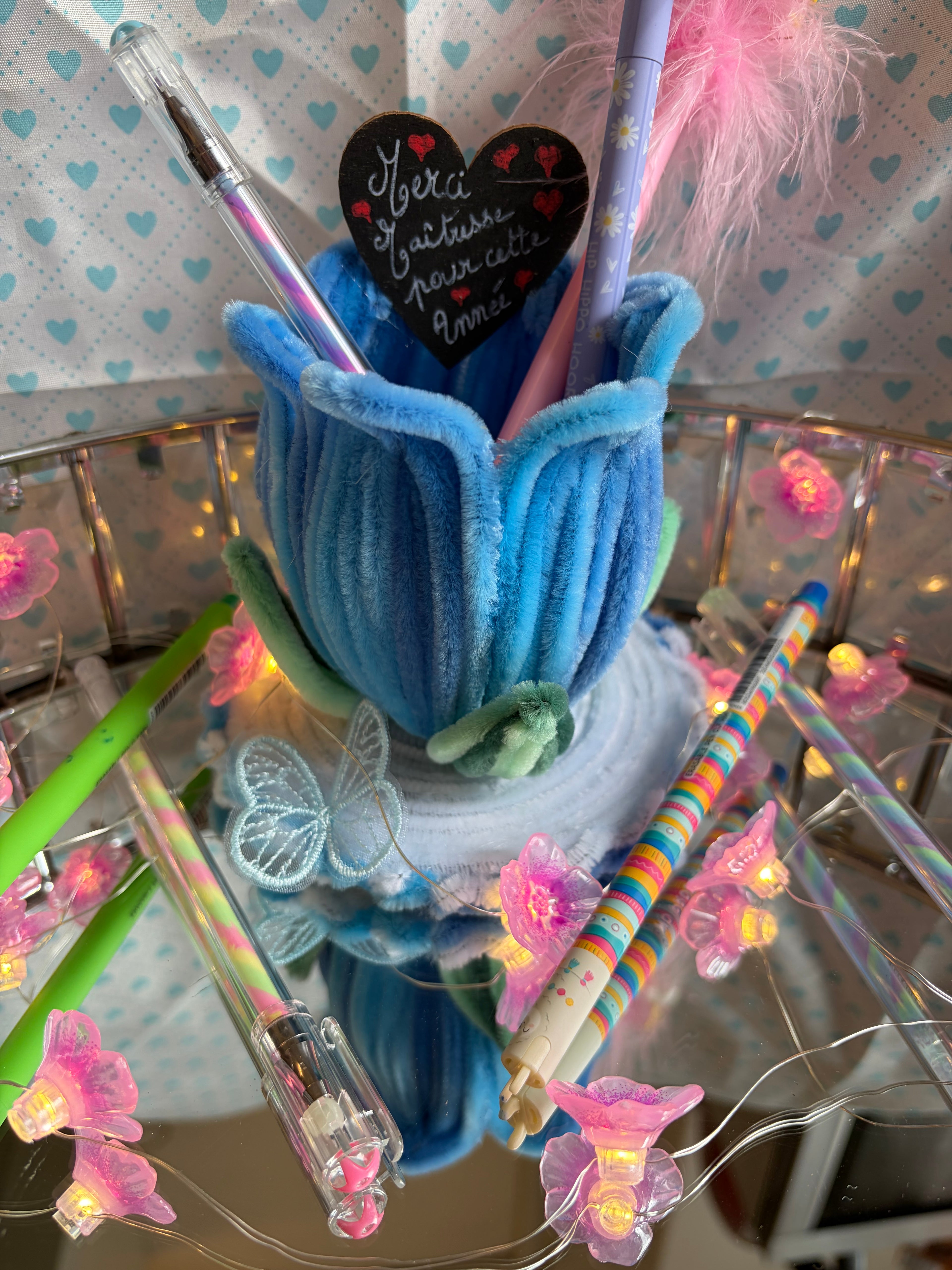 Pot à crayon en forme de fleurs